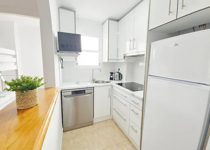 Con Piscina, Parque Naciones, *