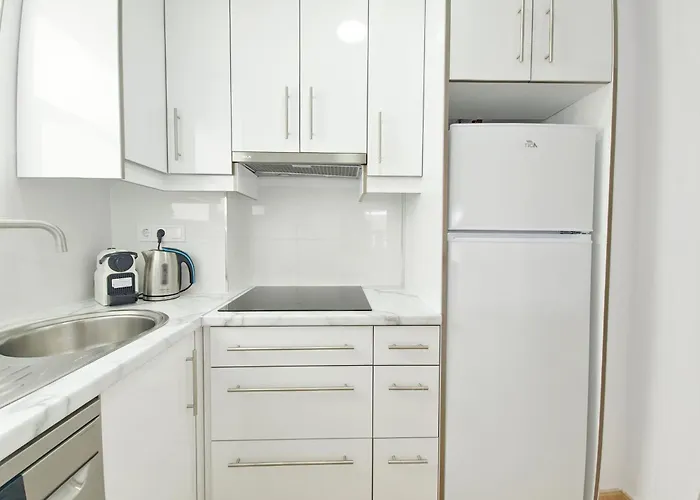 Con Piscina, Parque Naciones, *