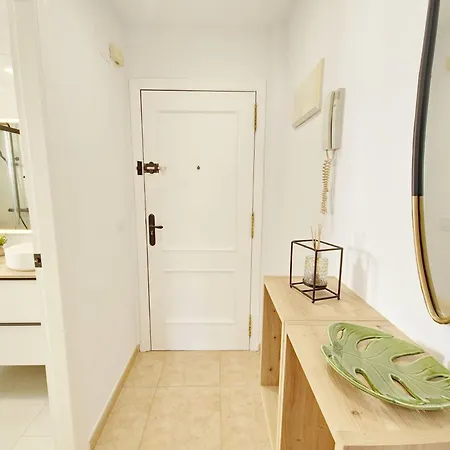 Appartement Con Piscina, Parque Naciones, *