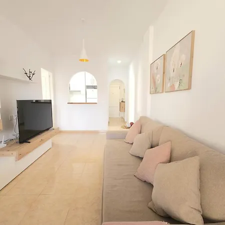 Con Piscina, Parque Naciones, * Torrevieja